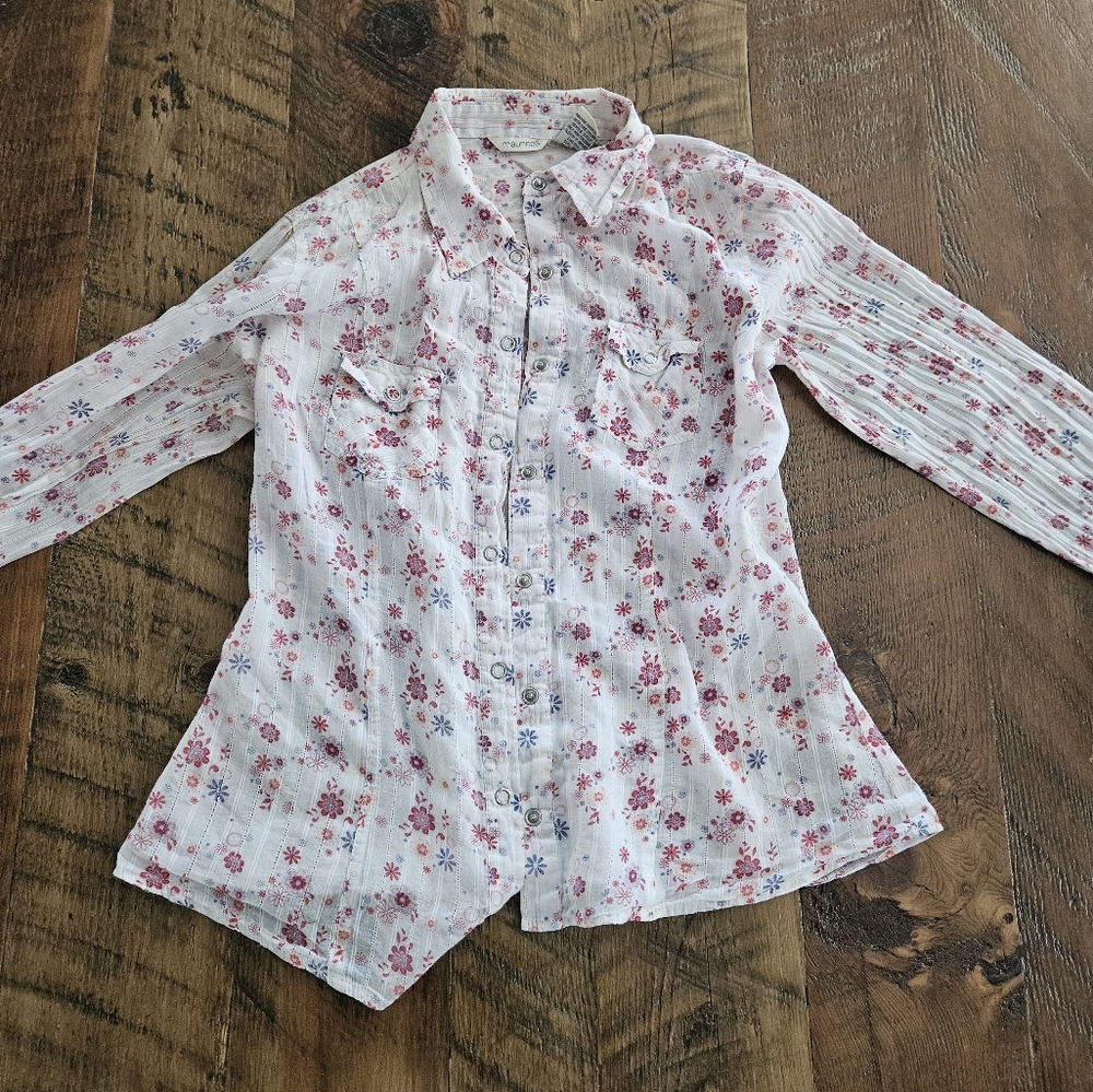 Maurices Flower Pattern Snap Button up Size M
